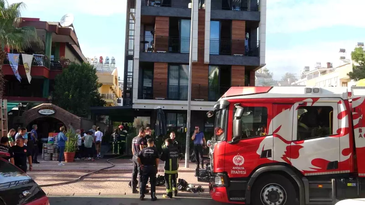 Antalya’da Otel Yangını Kontrol Altına Alındı