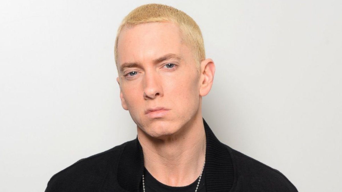 Eminem dede olacağını yeni şarkısıyla duyurdu