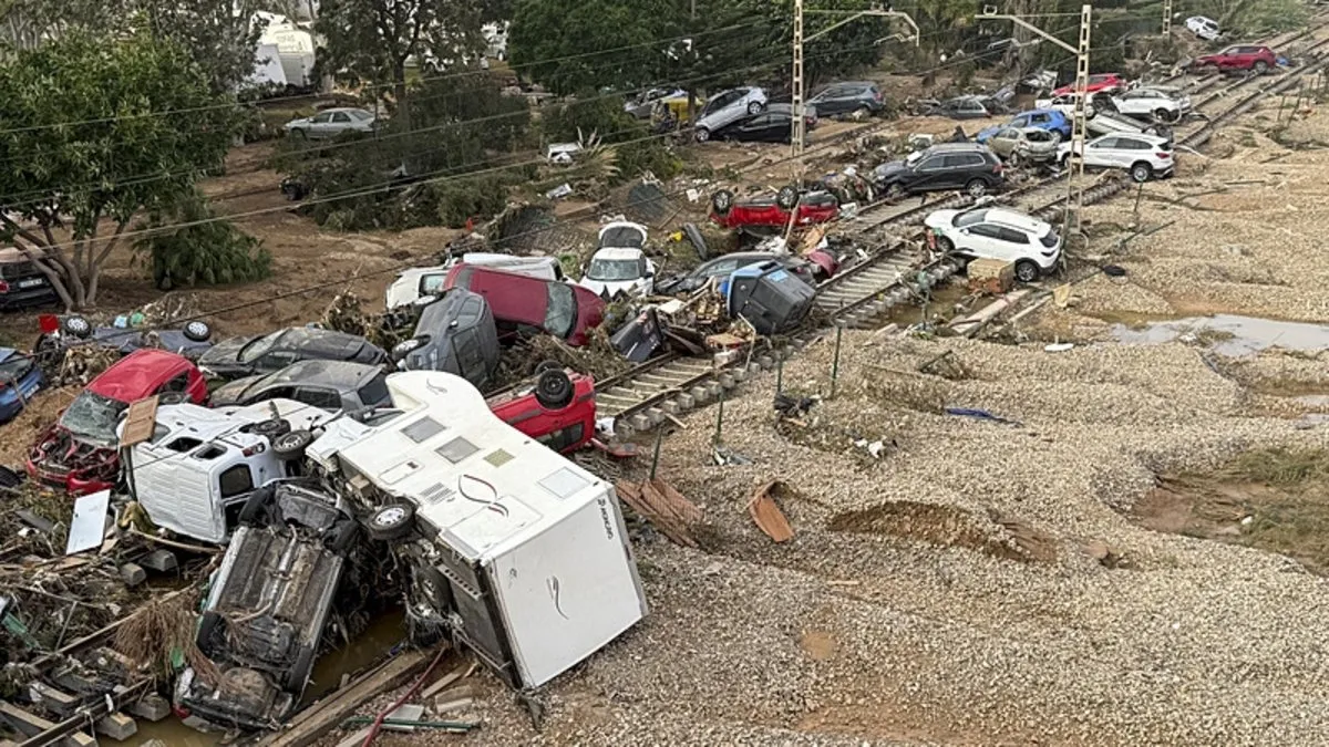 İspanya felaketinde bilanço ağırlaşıyor: 100’e yakın kişi hayatını kaybetti