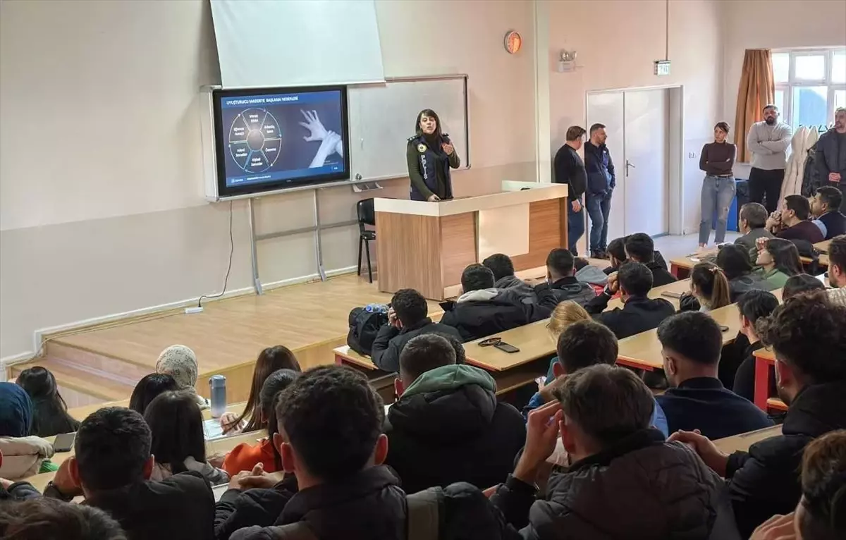 Atatürk Üniversitesi’nde Narkogençlik Semineri