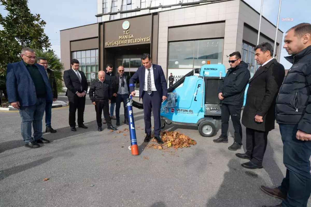 Manisa Büyükşehir Belediyesi Elektrikli Vakumlu Süpürge Buyuğu ile Temizlikte Yeni Dönem Başlatıyor