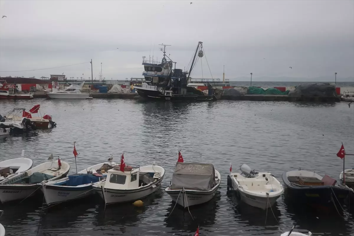 Tekirdağ’da Şiddetli Poyraz Denizde Sıkıntı Yarattı